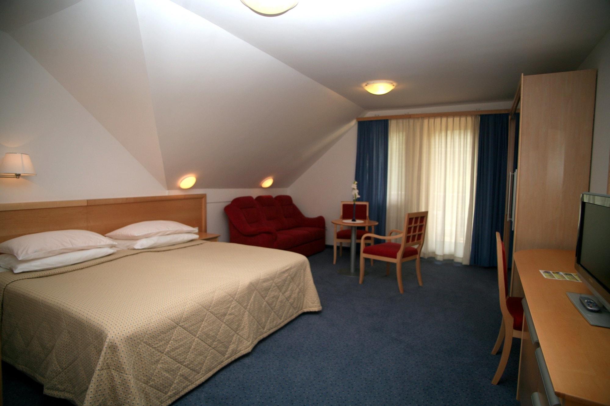 Hotel Jezero Бохінь Екстер'єр фото