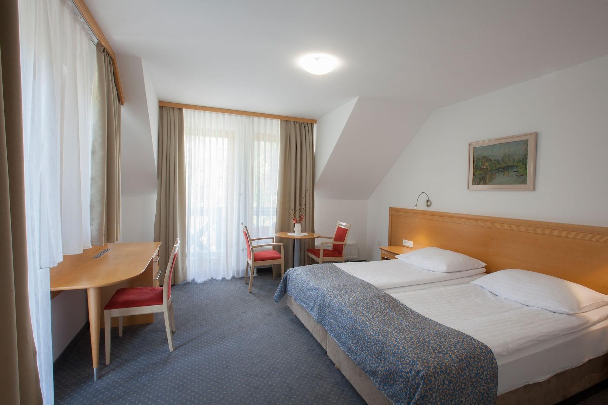 Hotel Jezero Бохінь Екстер'єр фото