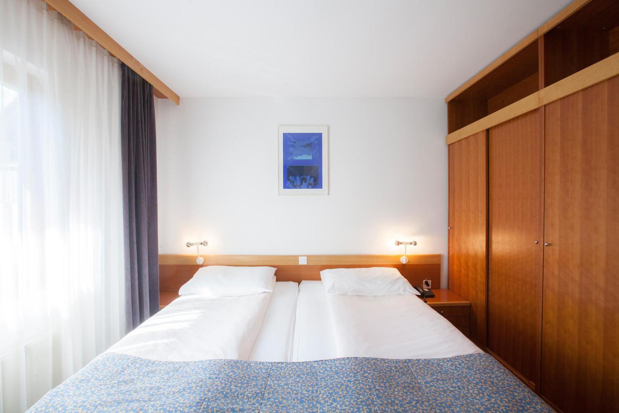 Hotel Jezero Бохінь Екстер'єр фото
