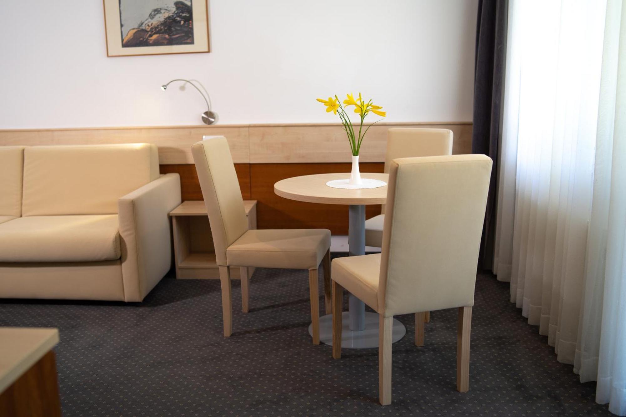 Hotel Jezero Бохінь Екстер'єр фото